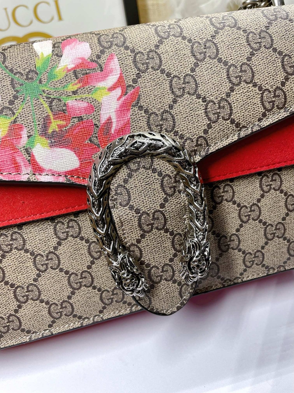 激安グッチバッグコピー着用イメージ